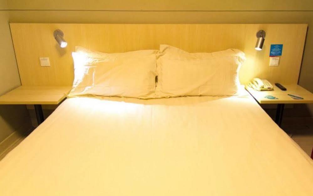 Jinjiang Binzhou Huanghe 4Th Road Hotell Exteriör bild